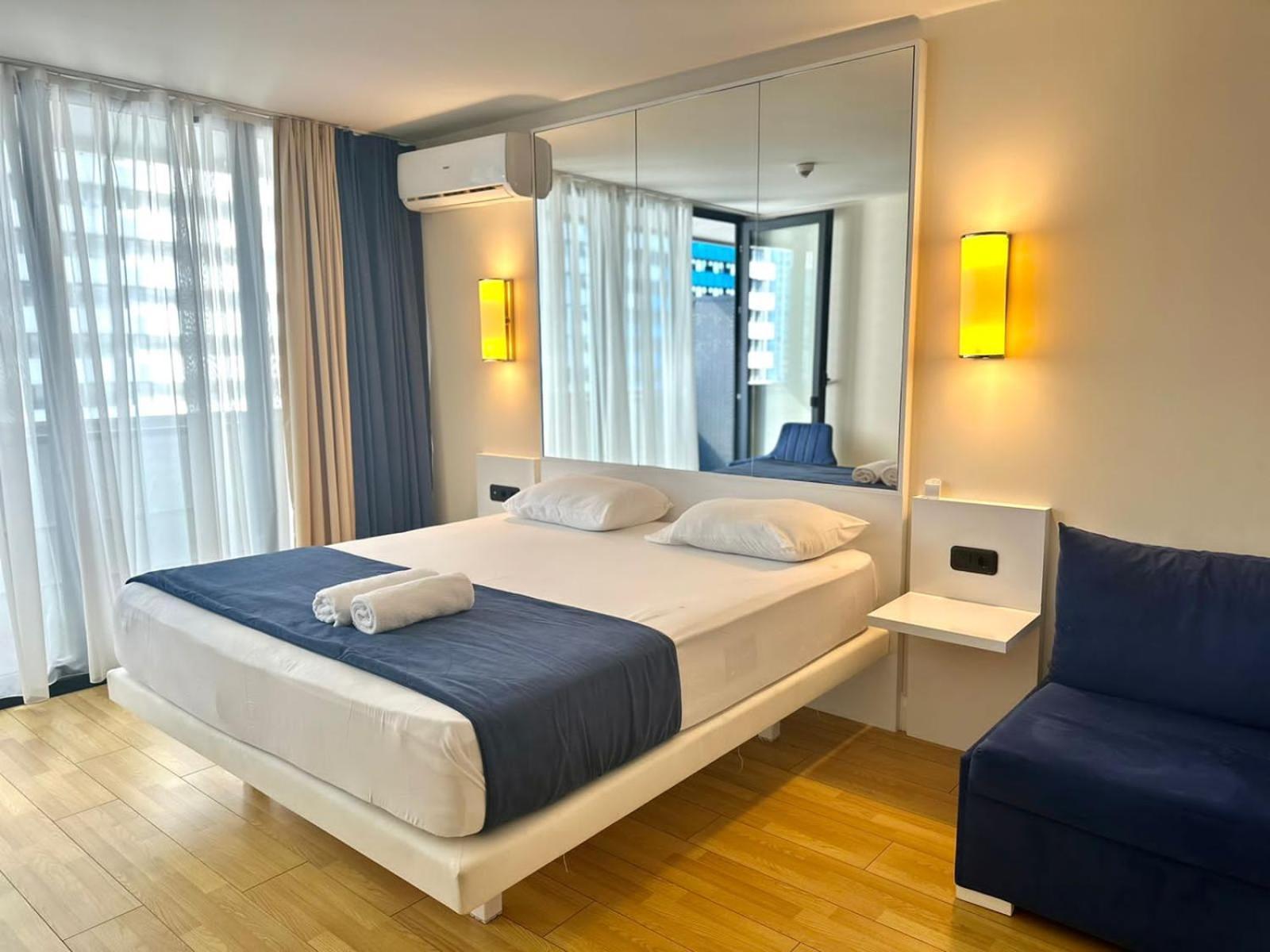 Queen Apartments In Batumi Eksteriør bilde